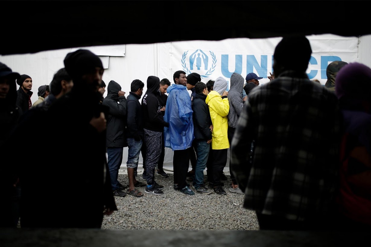 Το συγκλονιστικό φωτορεπορτάζ του Reuters για τους μετανάστες στη Λέσβο:  «Δεν είναι ζωή αυτή για ανθρώπους»-2