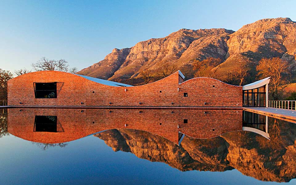 «Φυτεύοντας» υψηλή αρχιτεκτονική στους αμπελώνες-2