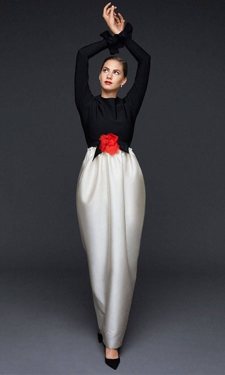 H εγγονή της Audrey Hepburn υποδύεται την γιαγιά της στην πρώτη της φωτογράφιση ως μοντέλο-1