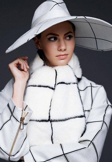 H εγγονή της Audrey Hepburn υποδύεται την γιαγιά της στην πρώτη της φωτογράφιση ως μοντέλο-2