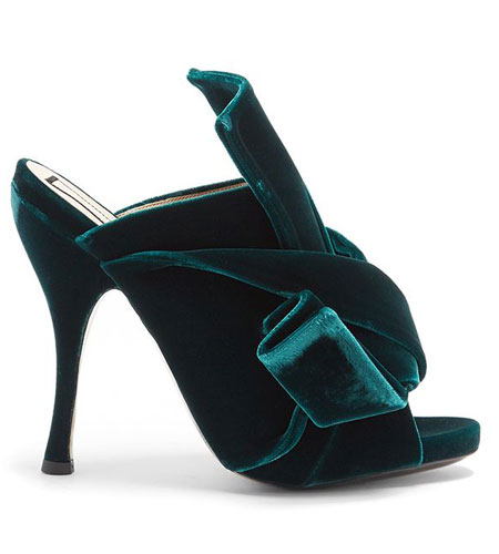 Αυτά τα εντυπωσιακά παπούτσια θα κλέψουν την παράσταση στο ρεβεγιόν…-3