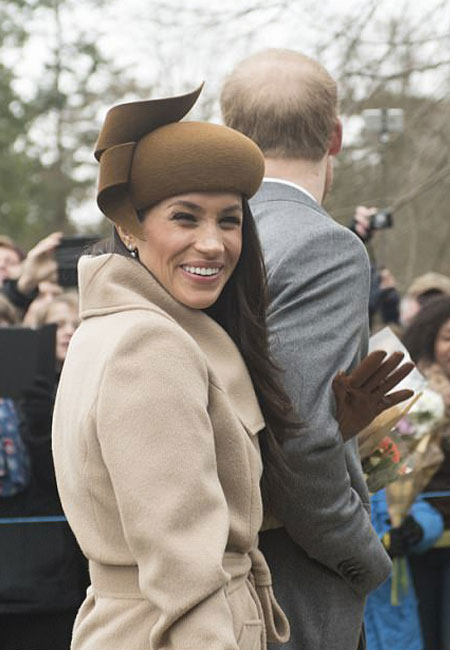 H Meghan Markle ήταν η πραγματική πρωταγωνίστρια στην χριστουγεννιάτικη εμφάνιση της βασιλικής οικογένειας-3