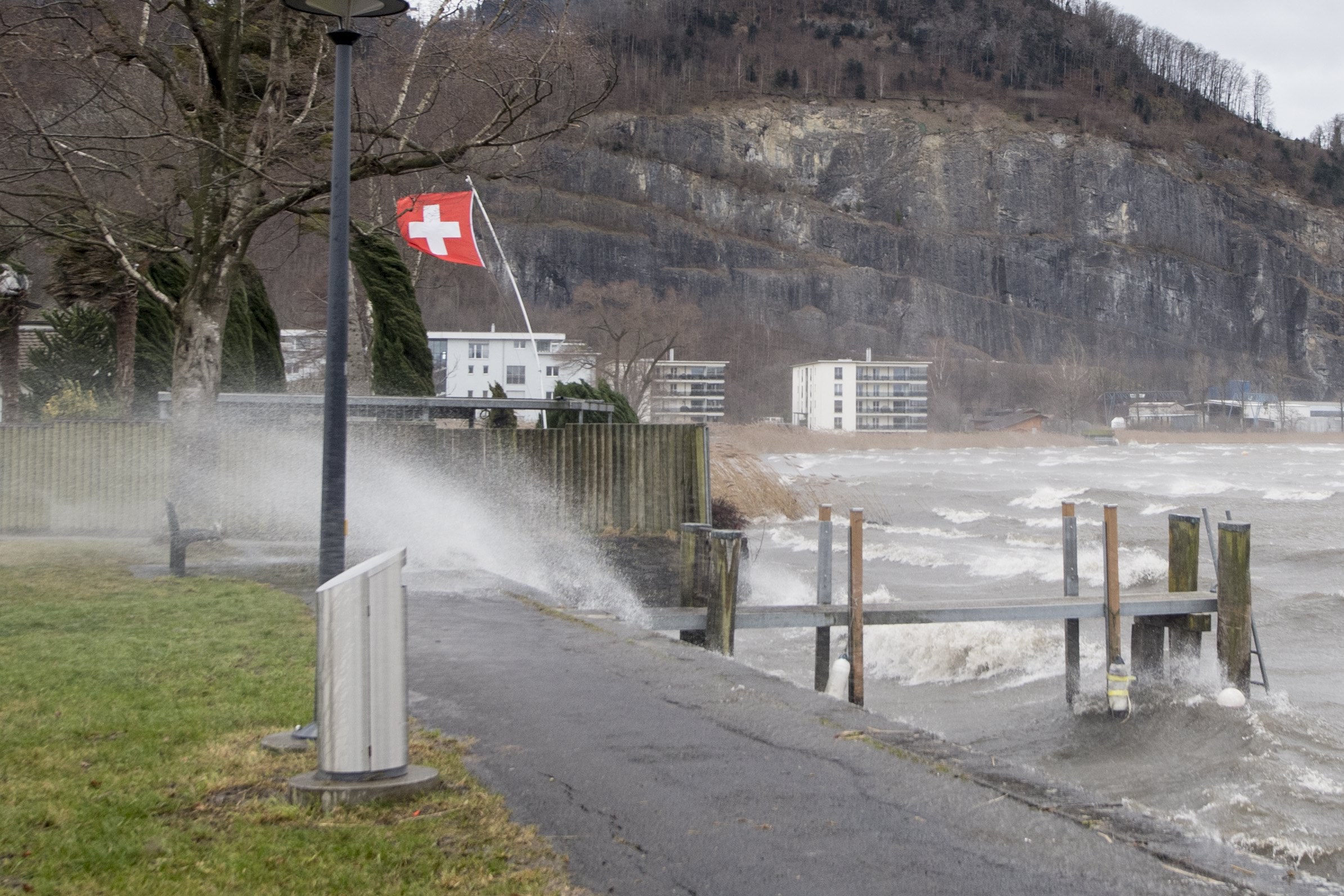 Η καταγίδα Εleanor «σαρώνει» την Ευρώπη-11