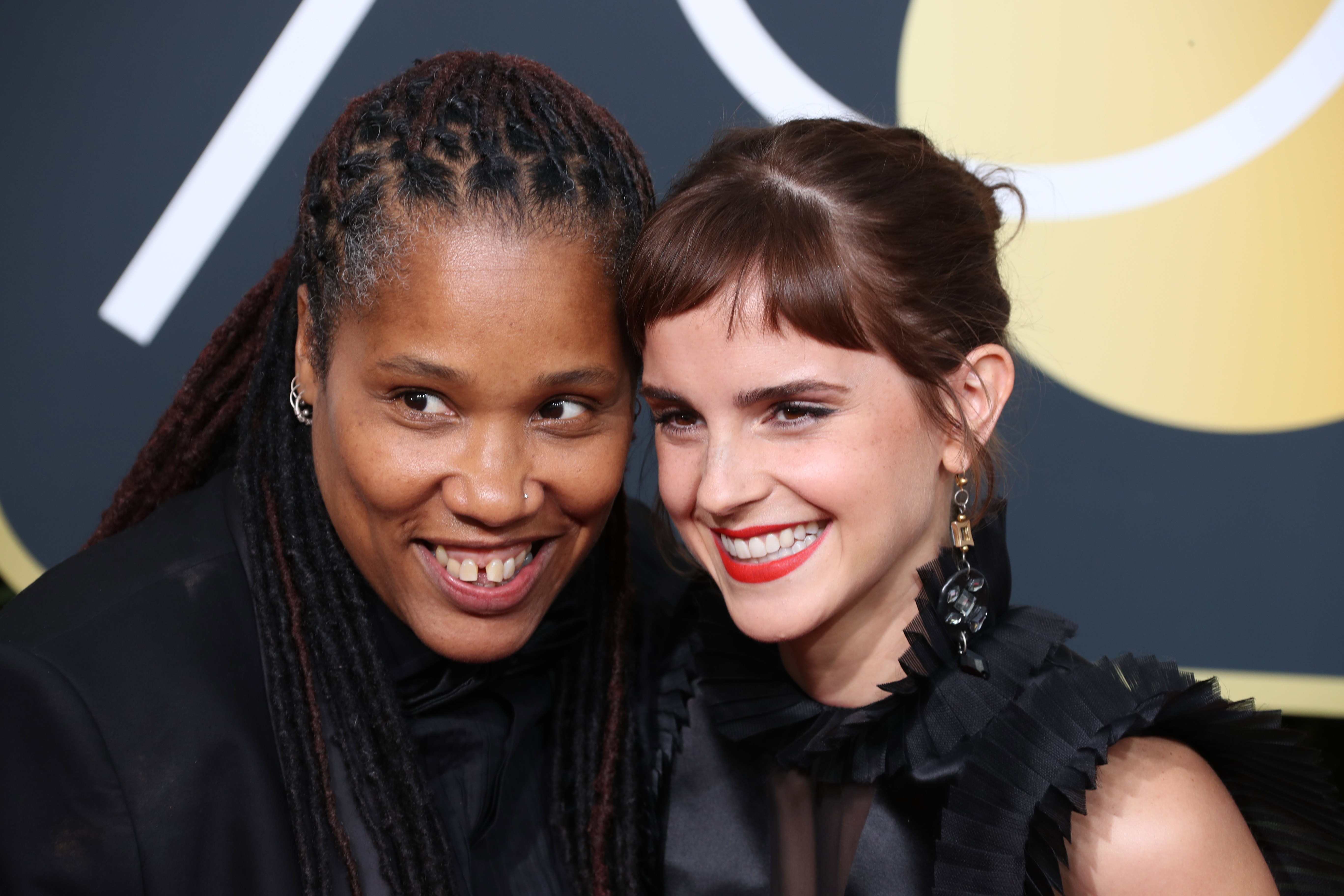 Χρυσές σφαίρες στα «μαύρα» με μηνύματα κατά της σεξουαλικής κακοποίησης-3