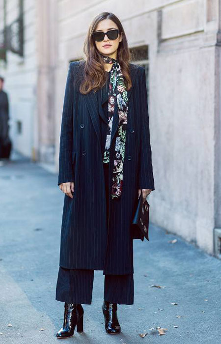 7 ιδέες για total black σύνολα που θα θες να φορέσεις σήμερα στο γραφείο-3