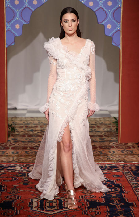 Παντρεύεστε; 6 παραμυθένια νυφικά που ξεχωρίσαμε από το Bridal Fashion Week στην Αθήνα-1