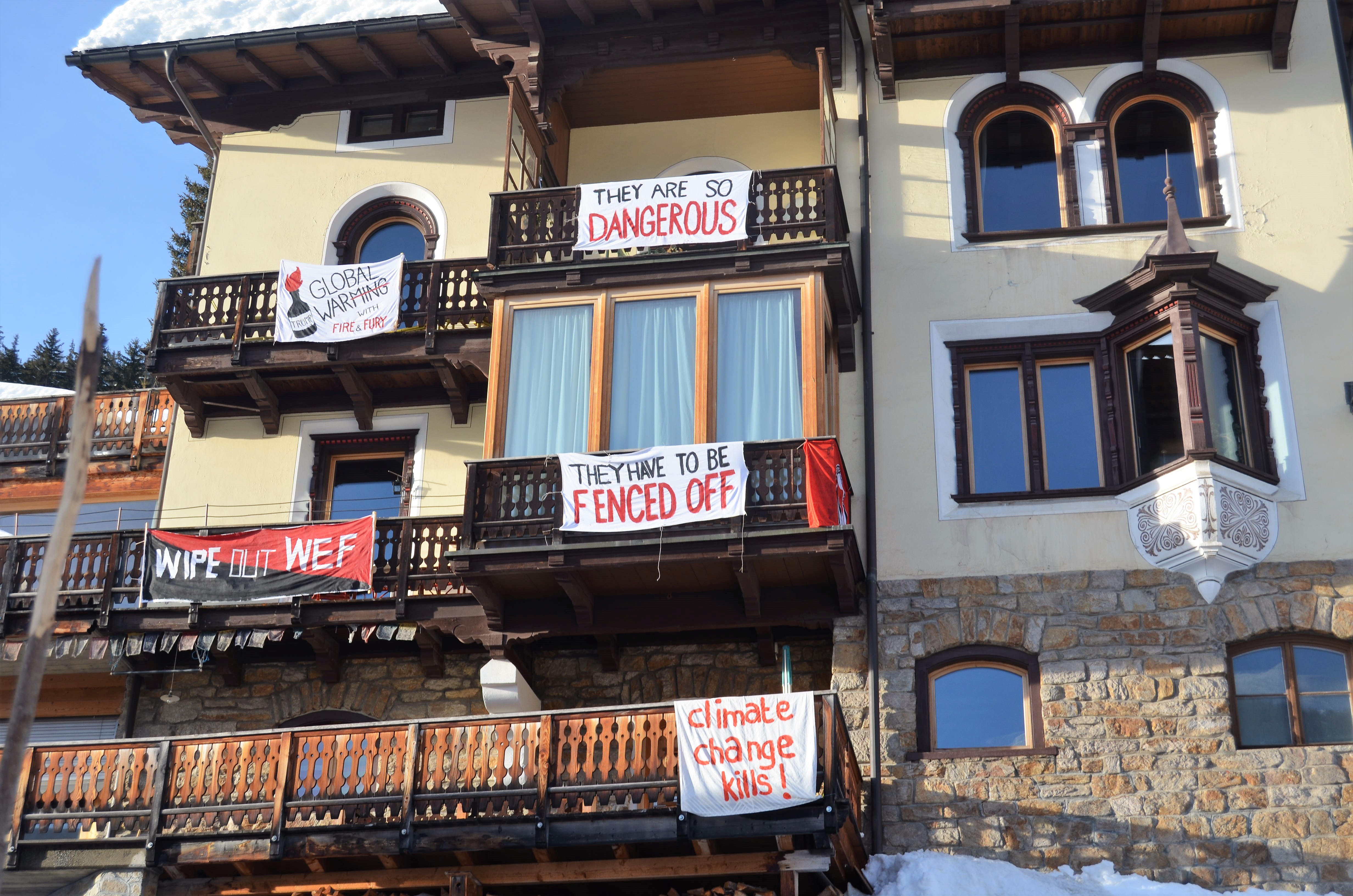 Η… άλλη όψη του χιονισμένου Νταβός κατά το τριήμερο επίσκεψης των ισχυρών του κόσμου-11