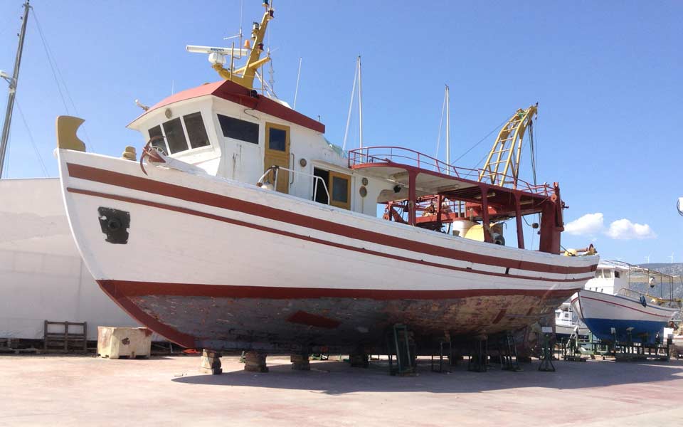 Παραδοσιακά καΐκια περιμένουν την καταστροφή τους στη στεριά. Ας τα σώσουμε!-2