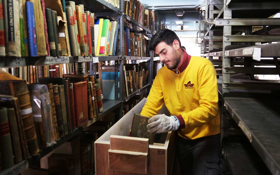 Χιλιάδες βιβλία πάνω σε ρόδες-3