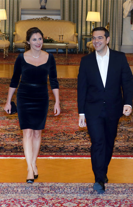 Μπέτυ Μπαζιάνα VS Μαρέβα Μητσοτάκη: Ποια κέρδισε το βραβείο του στυλ χθες βράδυ στο Προεδρικό;-1