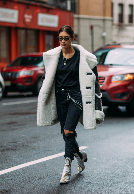 Εβδομάδα μόδας Νέας Υόρκης: Η βροχή δεν ”έδειχνε” ποτέ τόσο… chic!-10