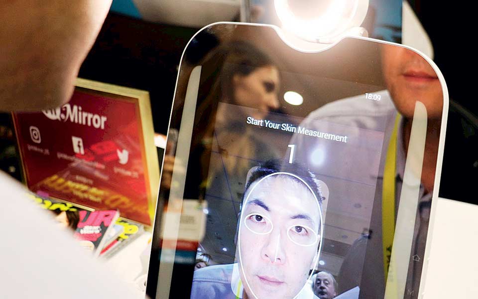 Λίγο πέρα από τη φαντασία του Ασίμοφ-4