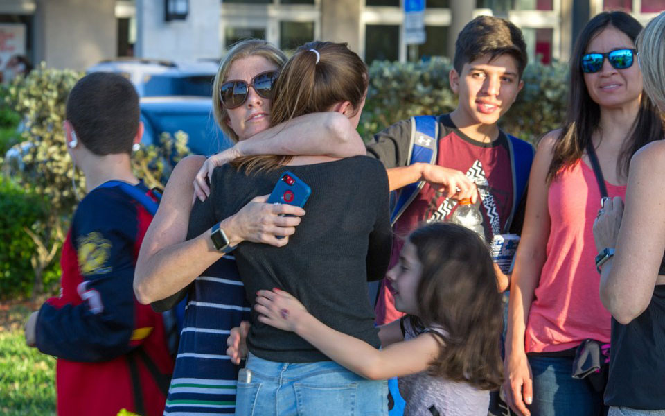 ΗΠΑ: 17 νεκροί από πυροβολισμούς σε σχολείο στη Φλόριντα – Συνελήφθη ο δράστης-3