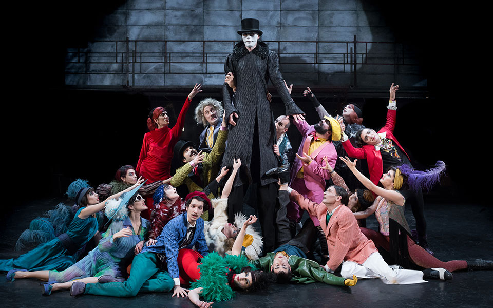 Ιονέσκο σε ένα ξεχασμένο drive-in-1