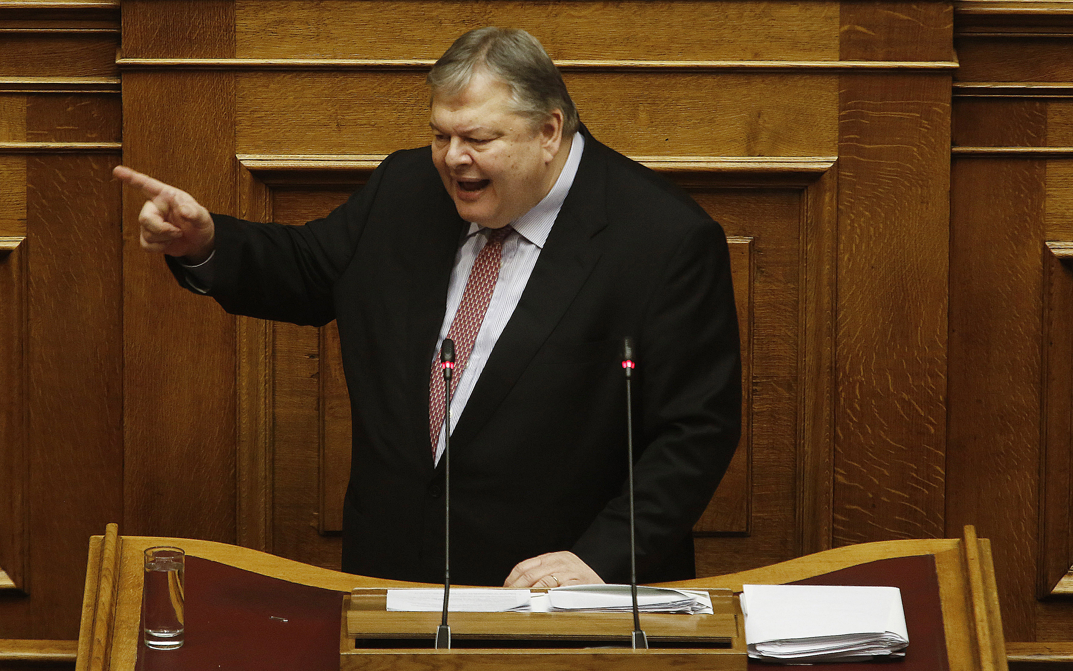 Προανακριτική και για τους δέκα πολιτικούς που εμπλέκονται στην υπόθεση Novartis-9