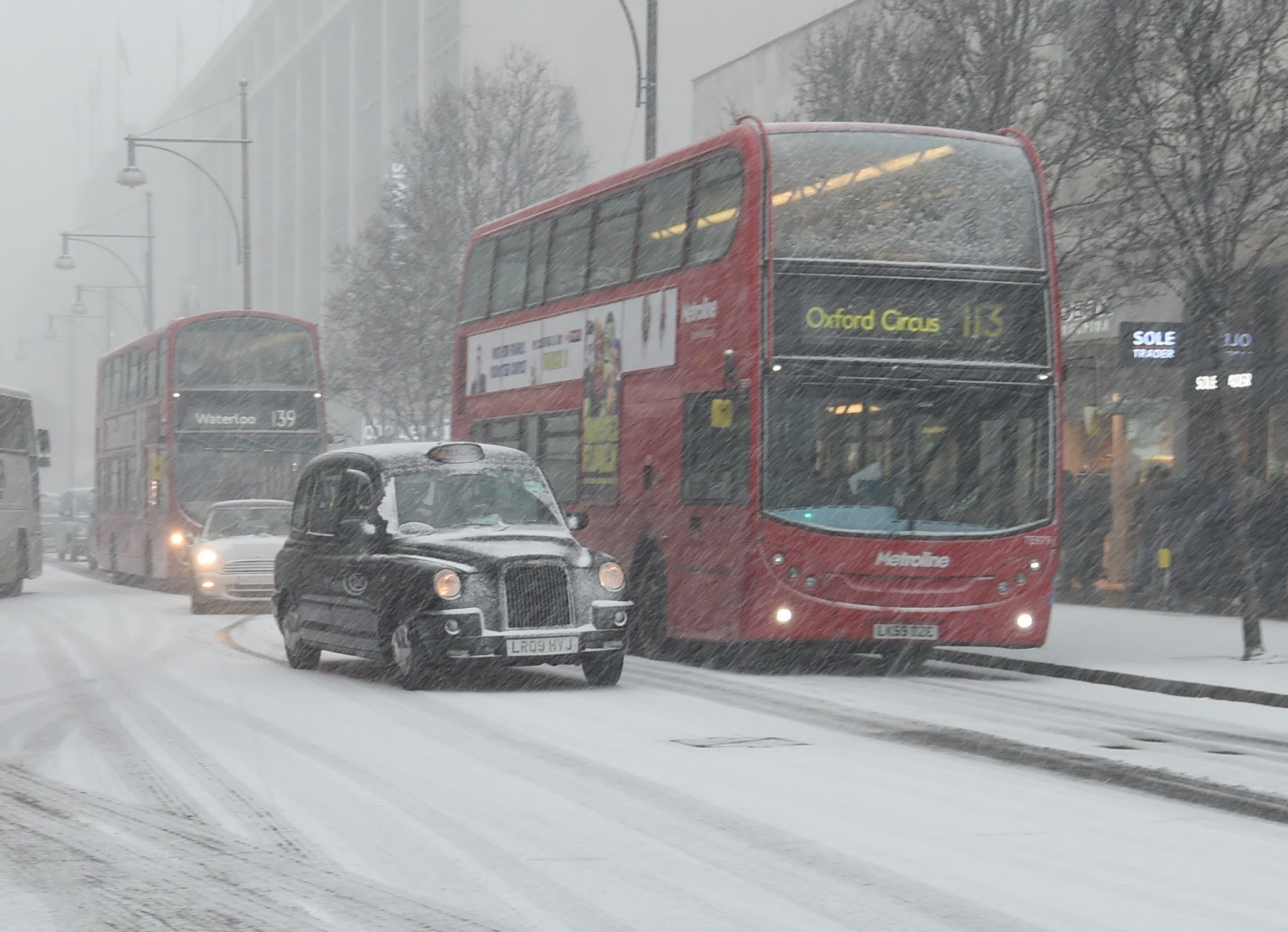 Η Ευρώπη «στον πάγο» – Δεκάδες νεκροί και τεράστια προβλήματα από το δριμύ ψύχος-8
