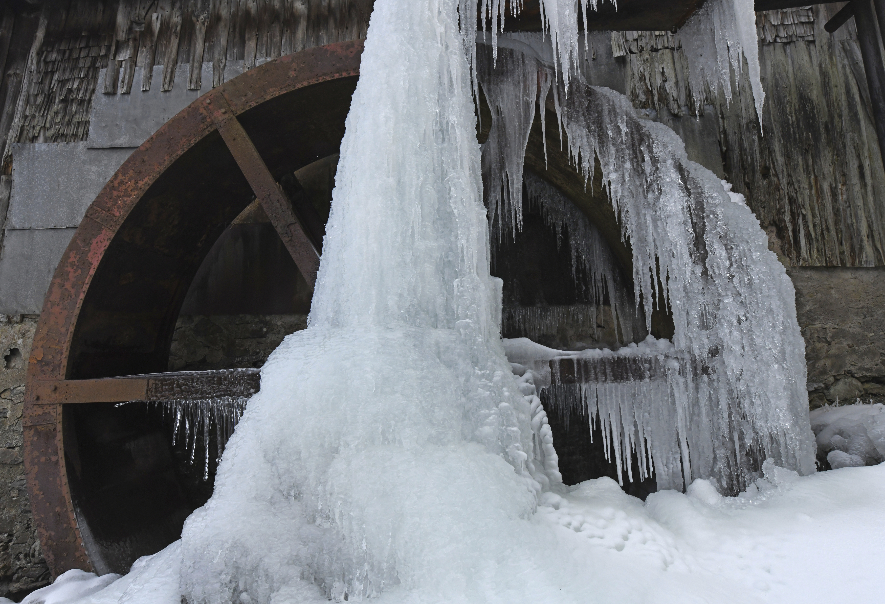 Συνεχίζεται το κύμα ψύχους στην Ευρώπη: Στους 41 οι νεκροί-2