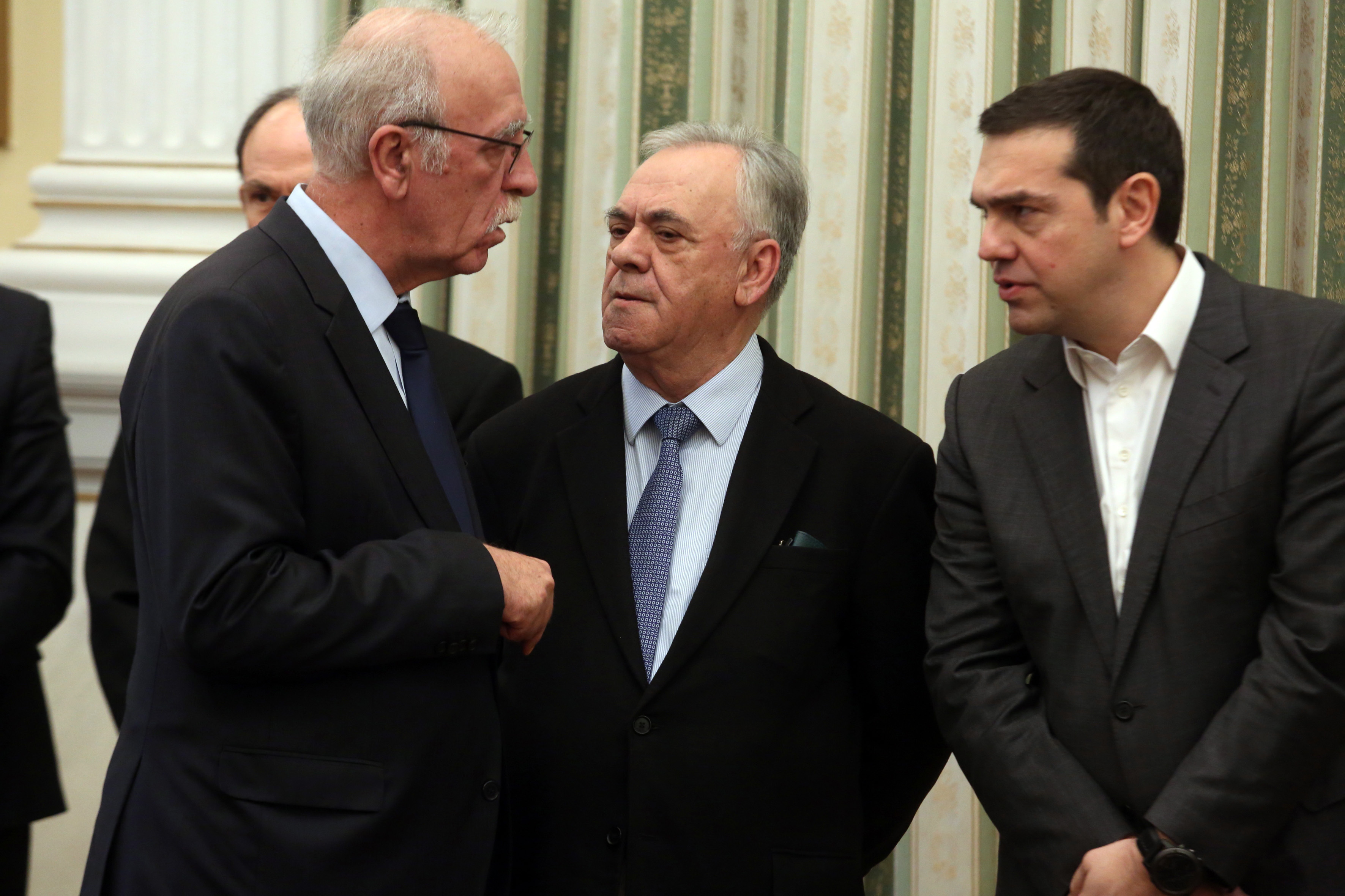 Ορκίστηκαν τα νέα μέλη της κυβέρνησης – Φωτογραφίες και βίντεο-2