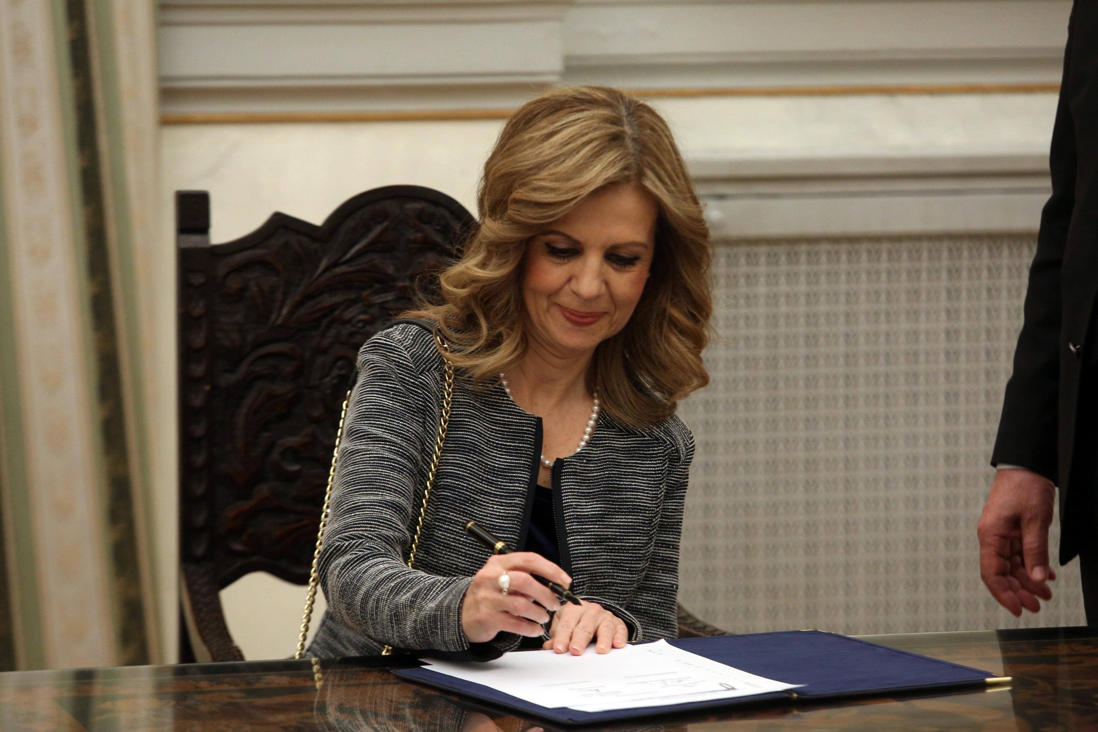 Ορκίστηκαν τα νέα μέλη της κυβέρνησης – Φωτογραφίες και βίντεο-4