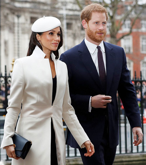 Επιτέλους, η Meghan Markle φόρεσε το αξεσουάρ που έκανε την Βασίλισσα περήφανη…-1