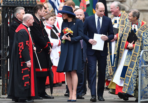 Επιτέλους, η Meghan Markle φόρεσε το αξεσουάρ που έκανε την Βασίλισσα περήφανη…-2