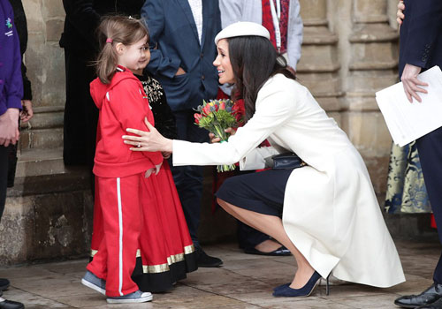 Επιτέλους, η Meghan Markle φόρεσε το αξεσουάρ που έκανε την Βασίλισσα περήφανη…-3