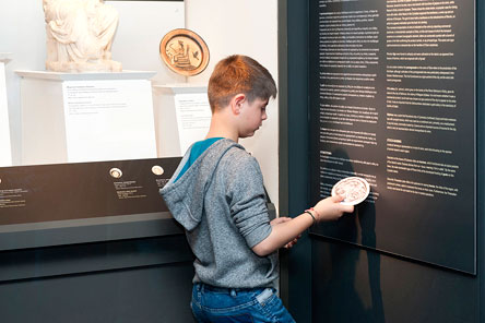 Μαζί με τα παιδιά στο Μουσείο και στο Θέατρο-1