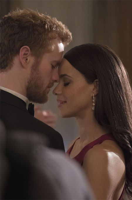 Πρέπει να δεις τις πρώτες φωτογραφίες από την ταινία για τον Πρίγκιπα Harry και την Markle-2