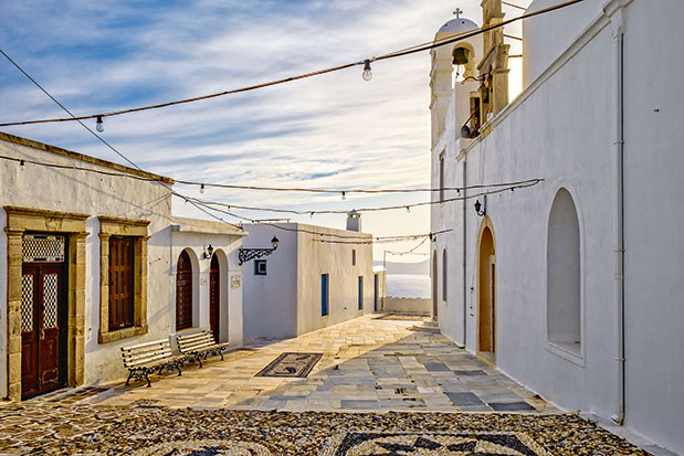 Μήλος: Εκρηκτική άνοιξη-1