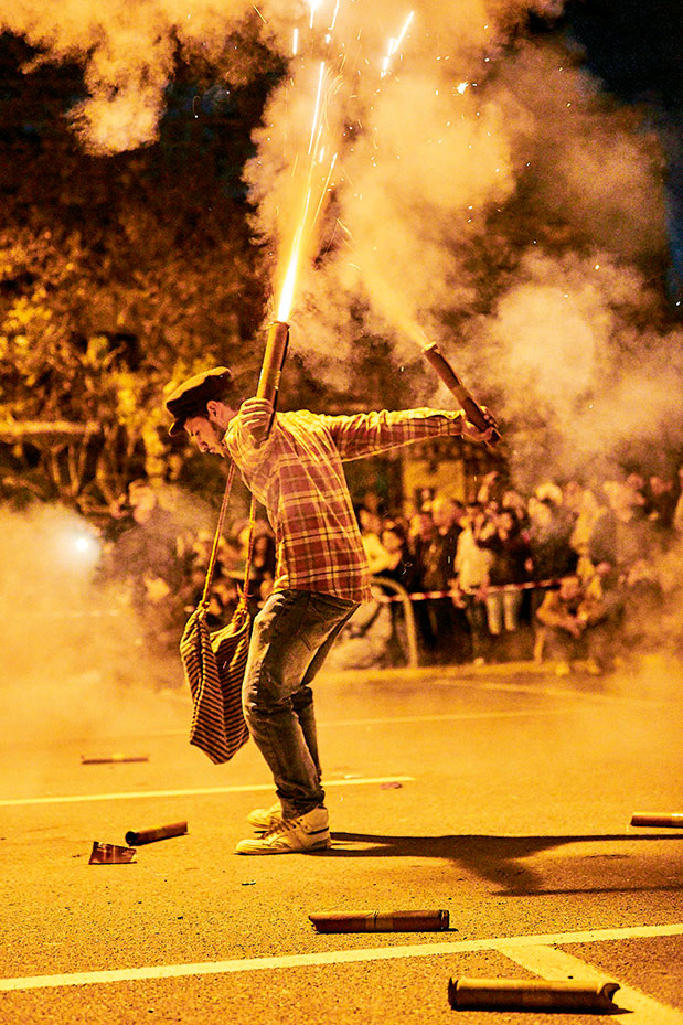Καλαμάτα: Πολεμικός χορός-1