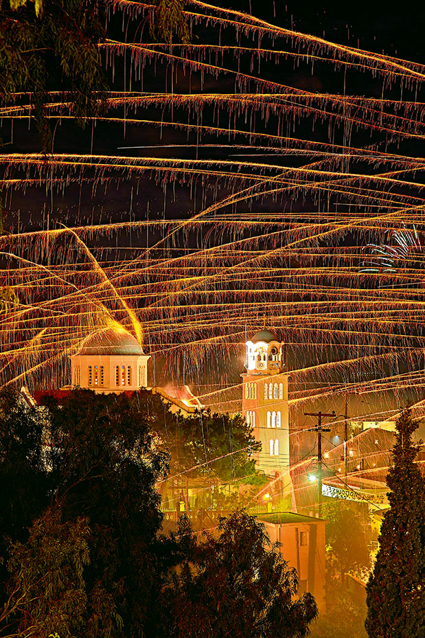 Χίος: Φλεγόμενα τόξα-1