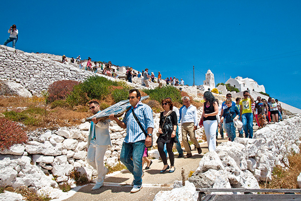 Φολέγανδρος: Λευκό και απέριττο-1