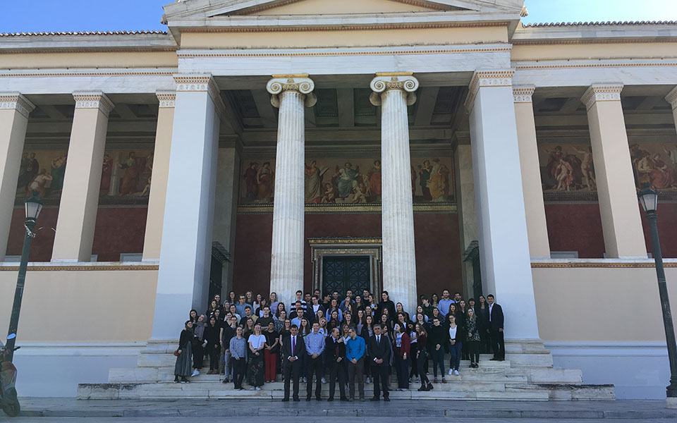 Βέλγοι φοιτητές ξεναγούνται στο Τμήμα Φαρμακευτικής του Πανεπιστημίου Αθηνών-1