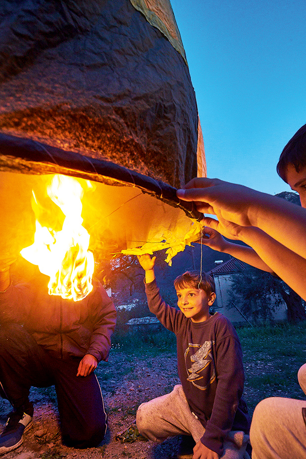Λεωνίδιο: Καντηλάκια στον ουρανό-1