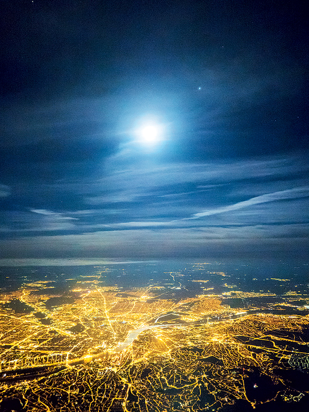 Από απόσταση ασφαλείας-2