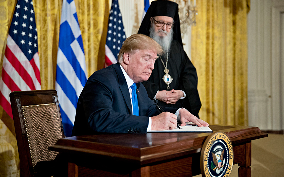 Ο πρόεδρος Ντόναλντ Τραμπ τίμησε την 25η Μαρτίου στον Λευκό Οίκο-1