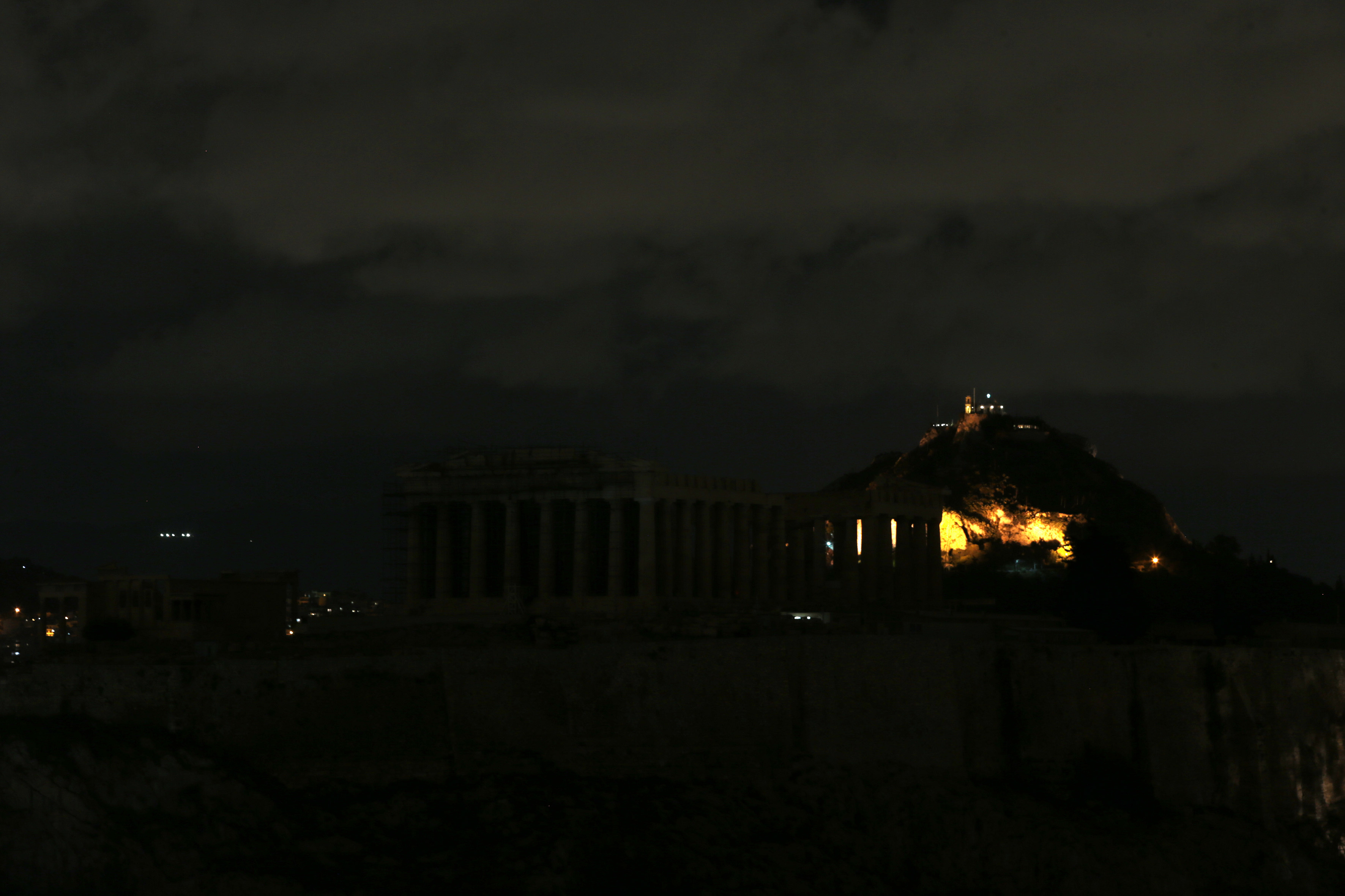 Ωρα της Γης: Οταν ο πλανήτης βυθίστηκε στο σκοτάδι (φωτογραφίες)-10