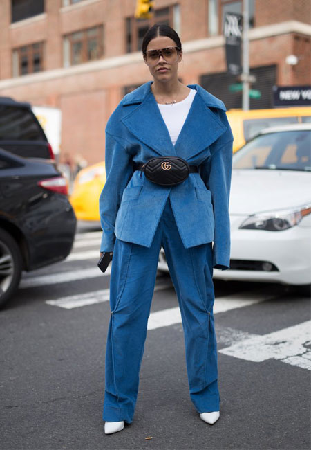 5 τρόποι να φορέσεις το τσαντάκι μέσης αυτή την Άνοιξη-5