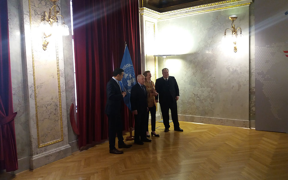 Κρίσιμη τριμερής στη Βιέννη για Σκοπιανό-1