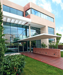 Calin Group: «Φινετσάτη», φιλική ατμόσφαιρα-1