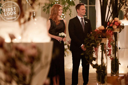 H πρώτη εμφάνιση της Meghan Markle με νυφικό μας κόβει την ανάσα…-4