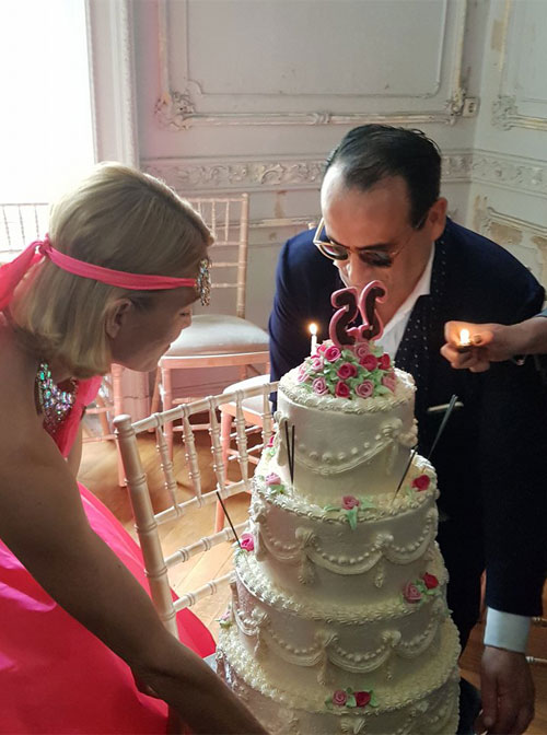 Ο Βασίλης Ζούλιας και η Βίκυ Καγιά γιόρτασαν 25 χρόνια κοινής πορείας με ένα μαγικό σόου-3