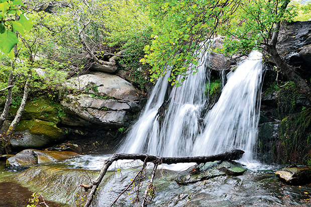 Άνδρος: Για πεζοπορία και γαστρονομικούς θησαυρούς-1