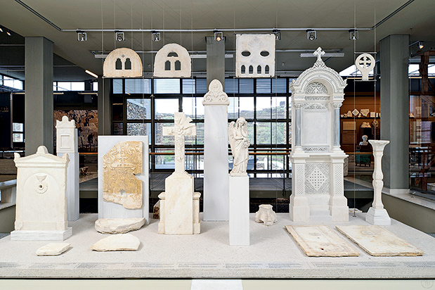 Τήνος: Ο Μάης τής πάει πολύ-3