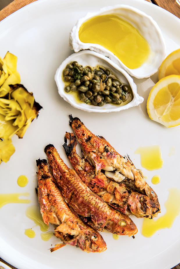 Τήνος: Ο Μάης τής πάει πολύ-2