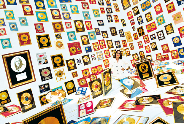 Νάνα Μούσχουρη: «Αν χάσω τη φωνή μου, θα πεθάνω»-2