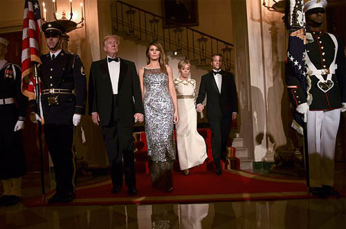 Γιατί η Melania Trump δεν μας αρέσει ούτε με Chanel;-3