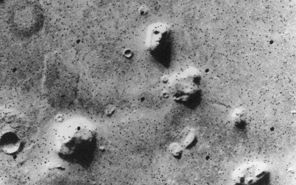 Spiegel: Η τελευταία εικόνα της NASA από τον Άρη προκαλεί… αναταραχή (φωτογραφίες)-2