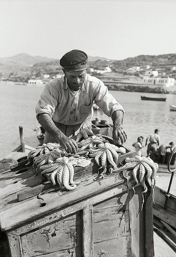 Η Μύκονος με τα μάτια της Λίζυς Μανωλά-1