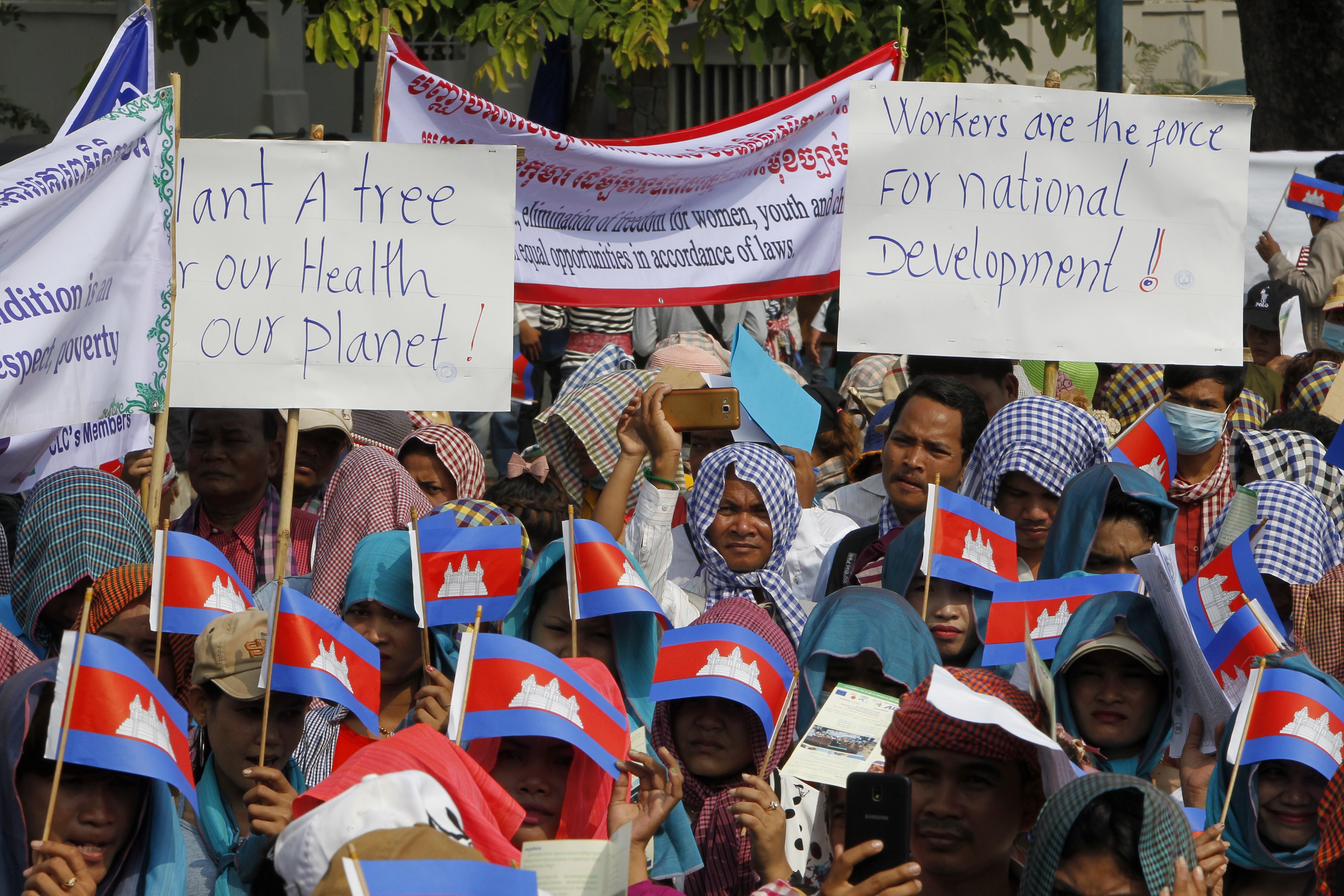 Συγκεντρώσεις σε όλον τον κόσμο για την εργατική Πρωτομαγιά (φωτογραφίες)-27